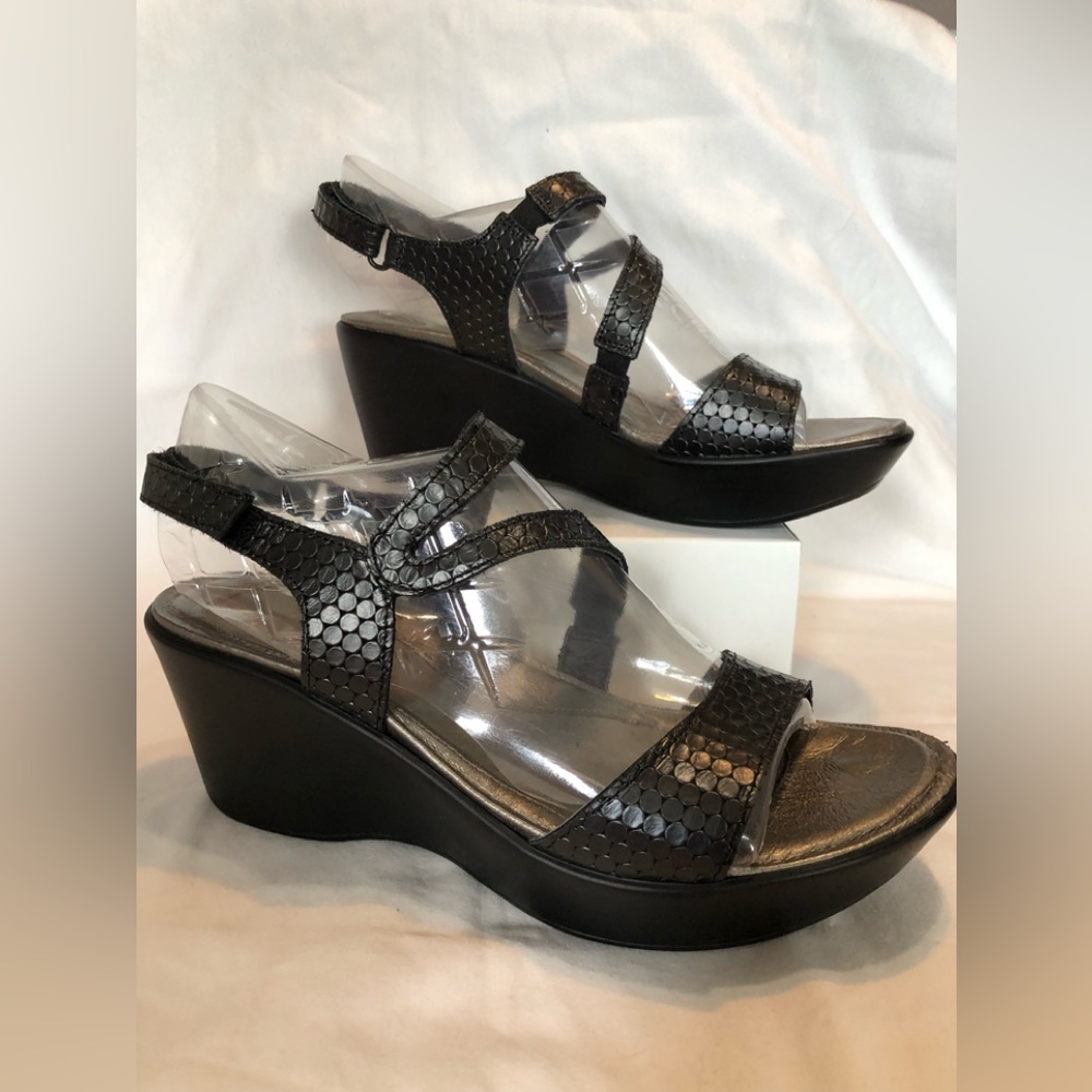 Naot 40 wedge sandal, black/pewter. GUC